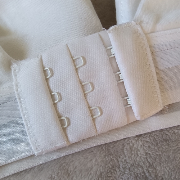 Calvin Klein | Small white bra - Picture 5 of 5